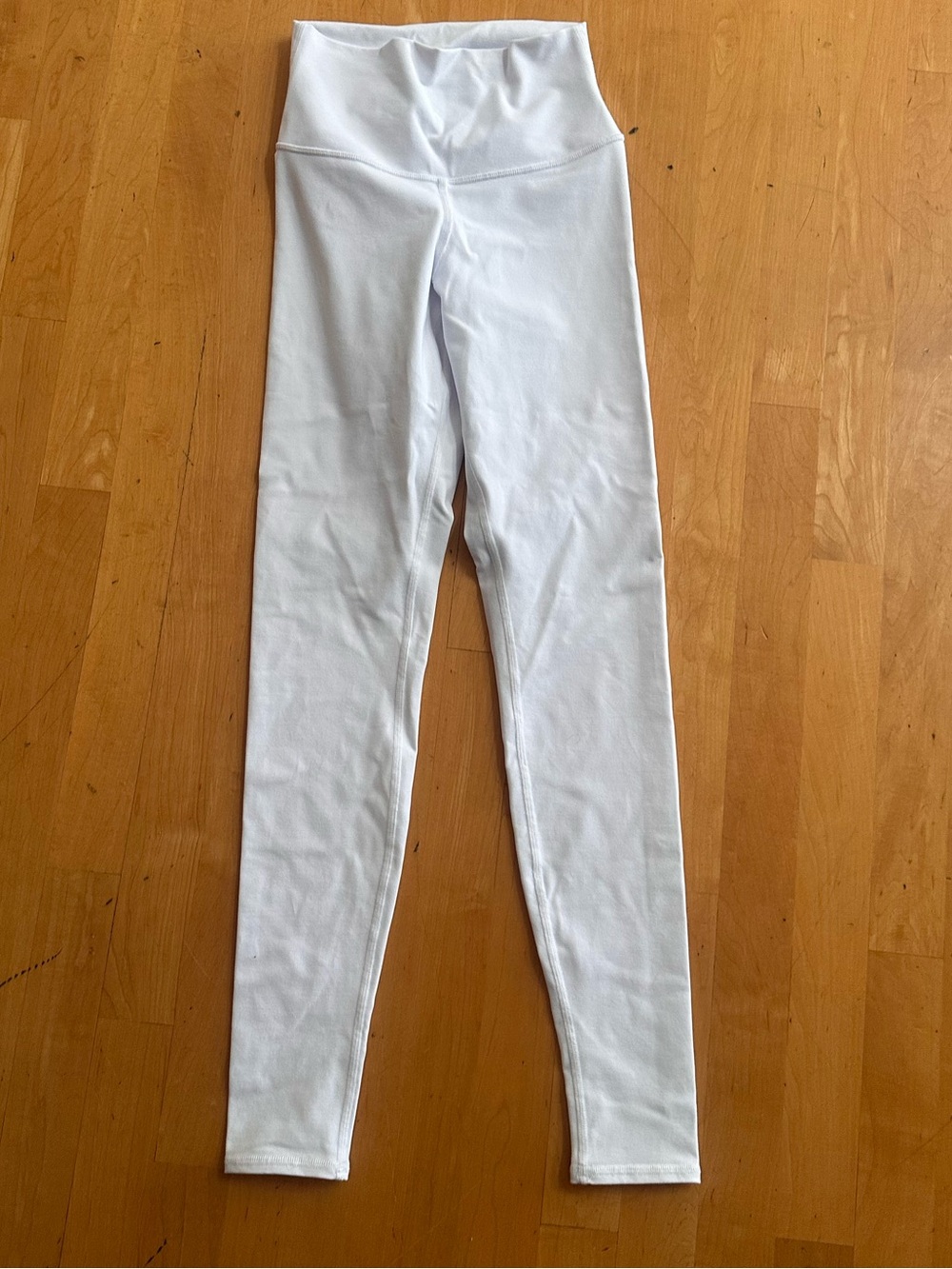 Women’s ALO Yoga White High-Waist Leggings. XS